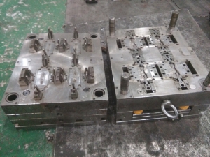 汽車配件雨刮塑膠模具，注塑模具制造，精密模具加工