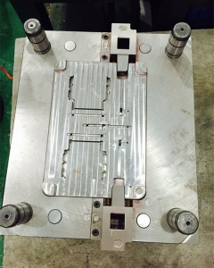 外殼塑料模具201330，深圳塑膠模具廠，精密模具加工